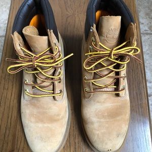 Timberlands Women’s Nubuck Sz 7
